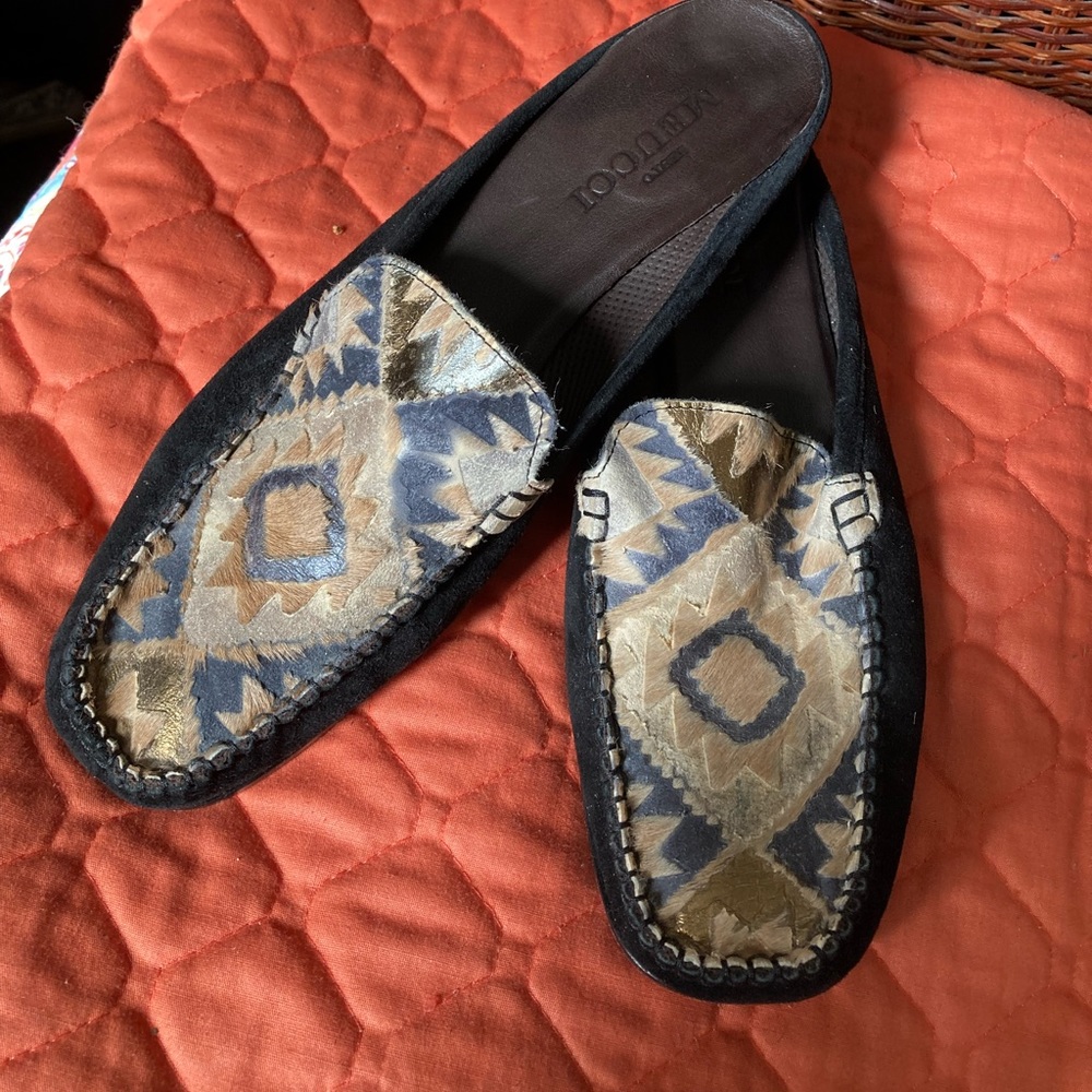 Sesto Meucci black suede flats size 7.5